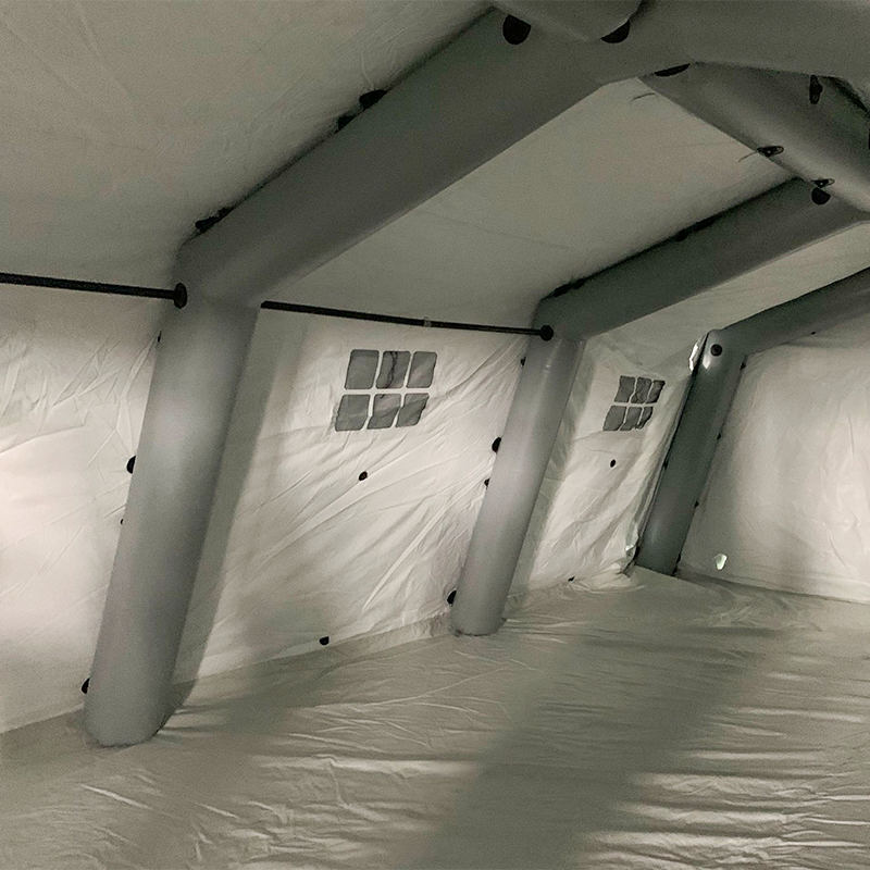 Nízkotlakový 5,6 x 7,55 m viacúčelový stredný rýchlo nasaditeľný nafukovací stan